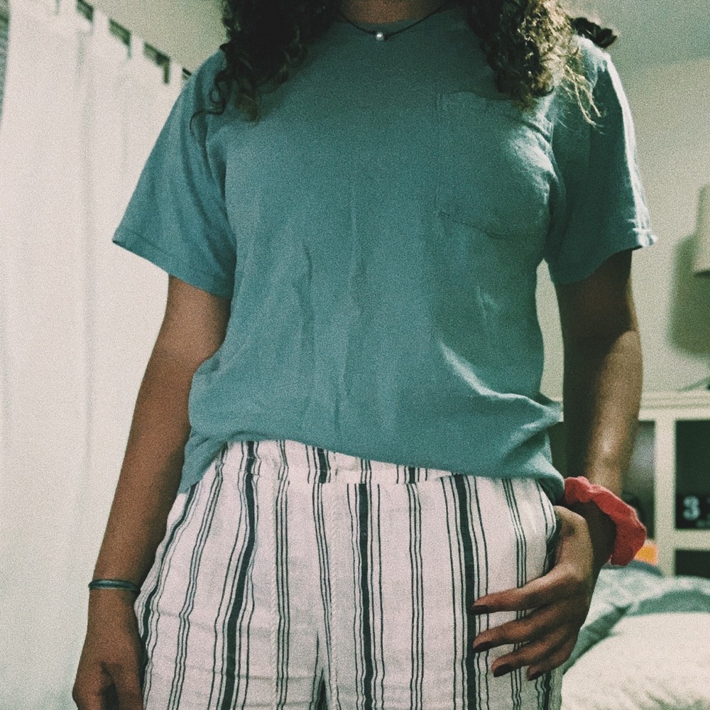 pocket tee 🐝